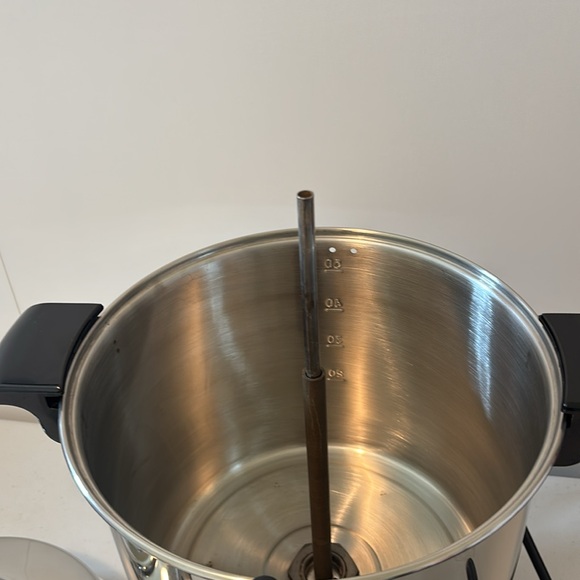 DeLonghi Stainless Steel Coffee Urn 20 - 50 cup capacity DCU50T - Picture 11 of 12